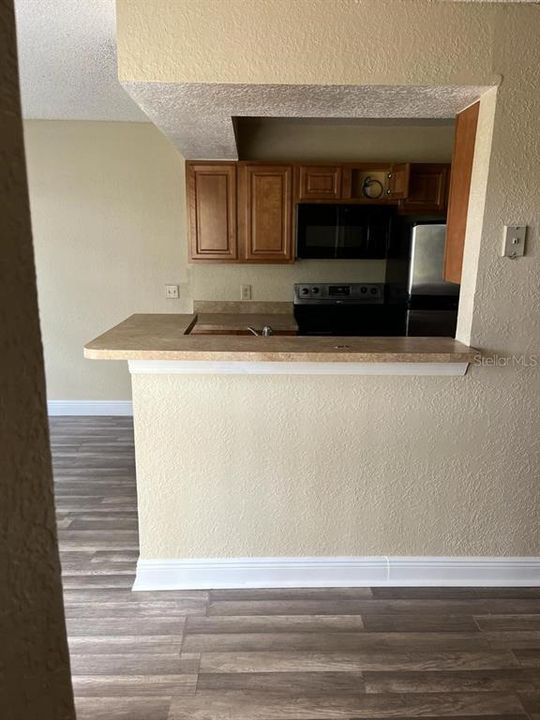 Recently Rented: $1,300 (1 beds, 1 baths, 673 Square Feet)