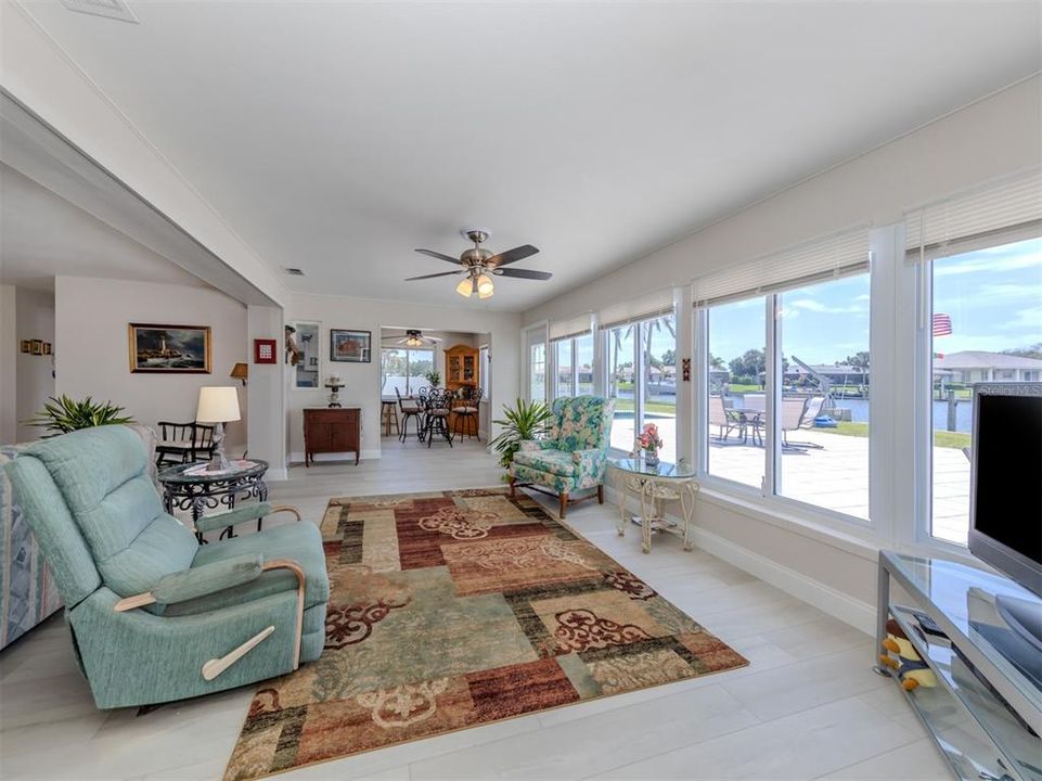 Recently Sold: $875,000 (3 beds, 2 baths, 1796 Square Feet)