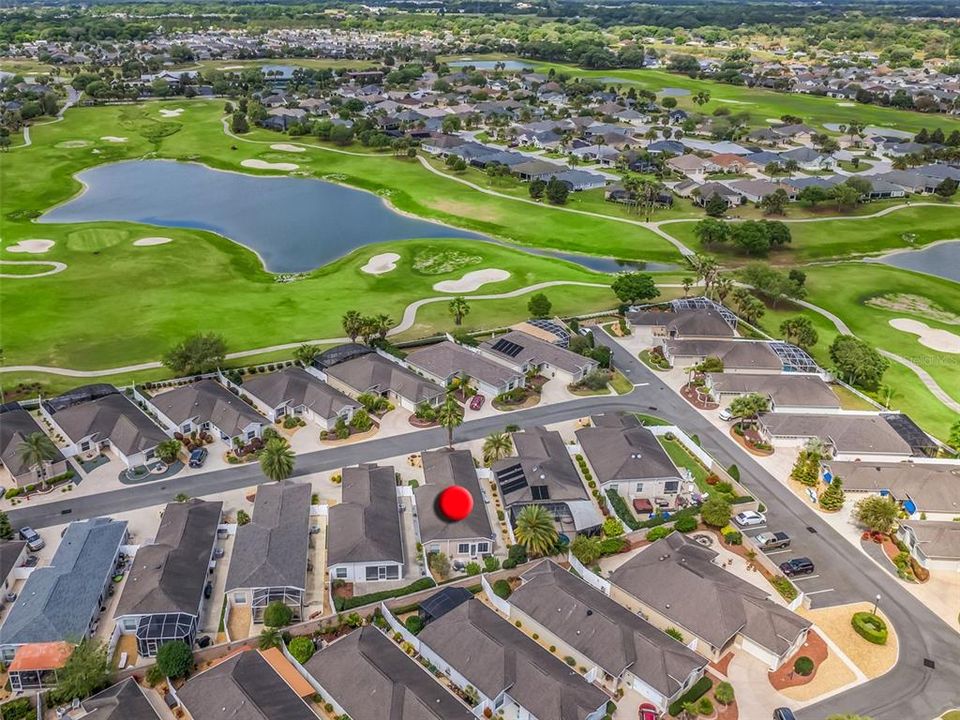 BEAUTIFUL AREA - GOLF CART CONVENIENT TO SUMTER AND BROWNWOOD TOWN SQUARES (and surrounded by rec centers, pools, pickleball and more!)