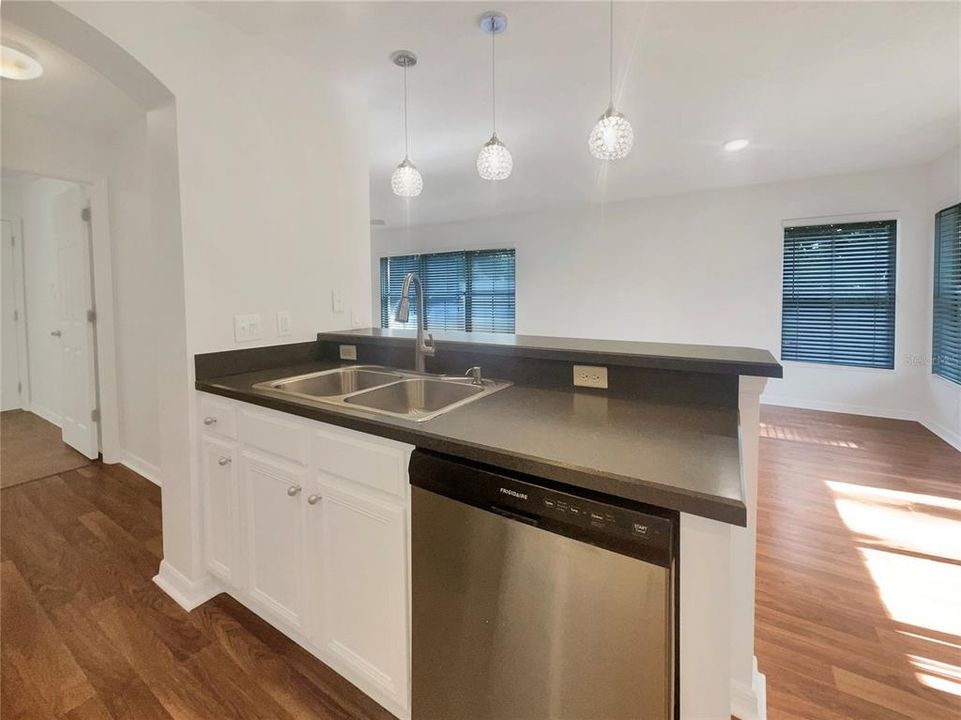 Active With Contract: $249,000 (3 beds, 2 baths, 1751 Square Feet)