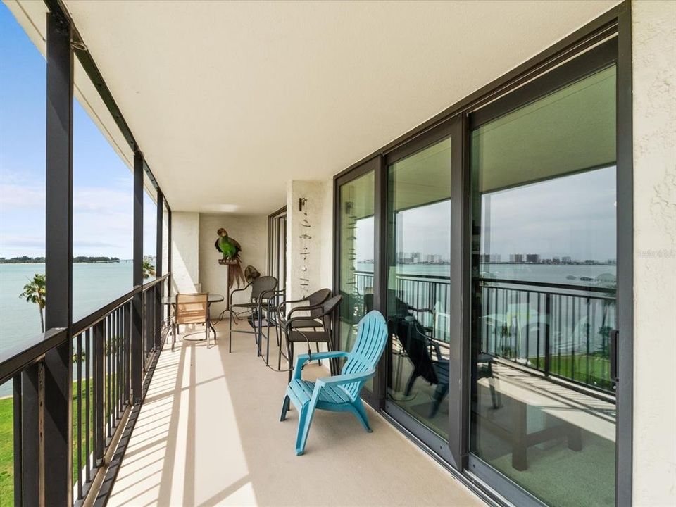 Recently Sold: $650,000 (2 beds, 2 baths, 1325 Square Feet)