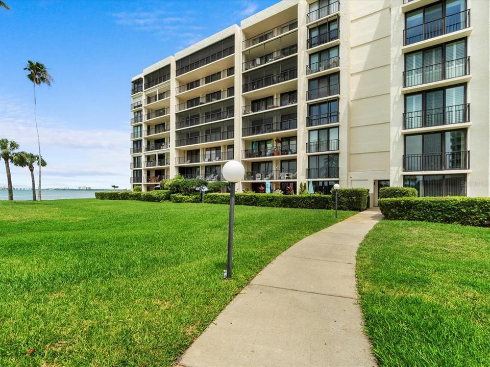 Recently Sold: $650,000 (2 beds, 2 baths, 1325 Square Feet)