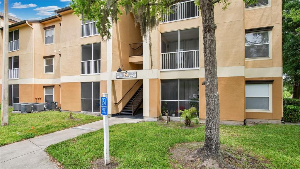 Active With Contract: $1,500 (1 beds, 1 baths, 671 Square Feet)