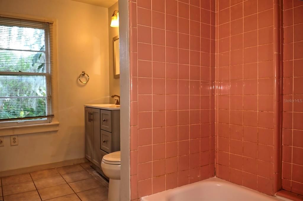 最近租的: $2,300 (3 贝兹, 2 浴室, 1355 平方英尺)