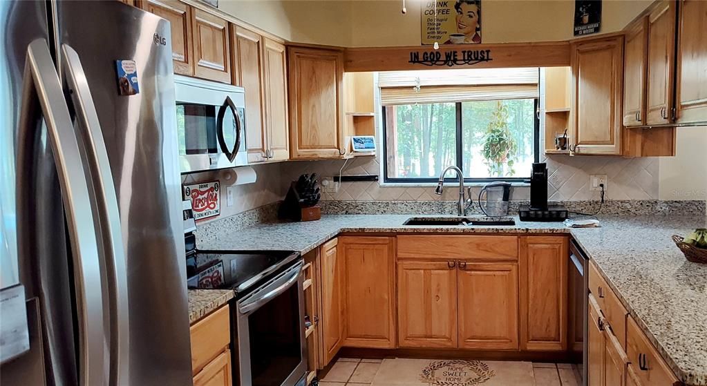 Main Home kithcen, Granite counters, solid wood cabinets, stainless appliances