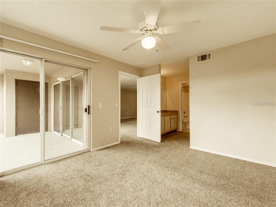 For Sale: $239,000 (2 beds, 2 baths, 1020 Square Feet)