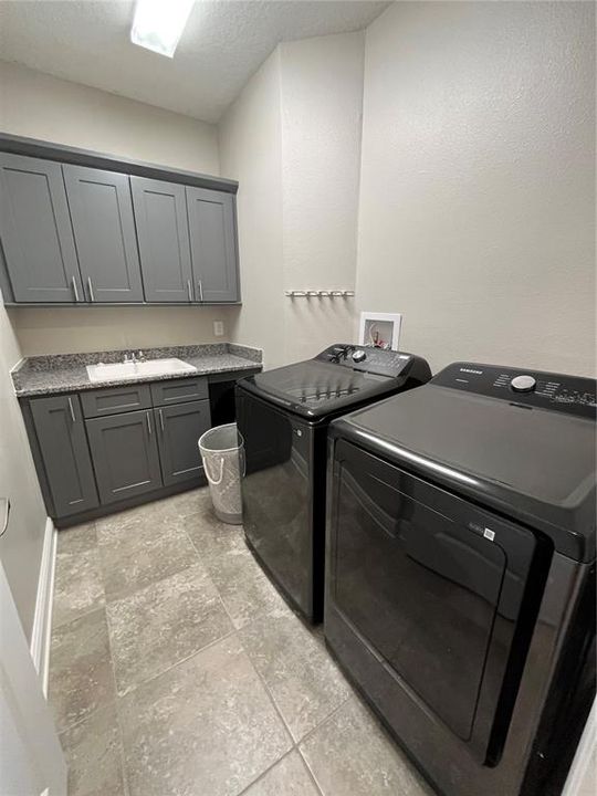 For Rent: $2,995 (2 beds, 2 baths, 1657 Square Feet)