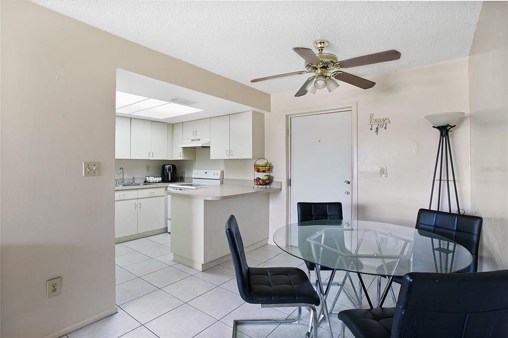Recently Sold: $115,000 (2 beds, 1 baths, 761 Square Feet)