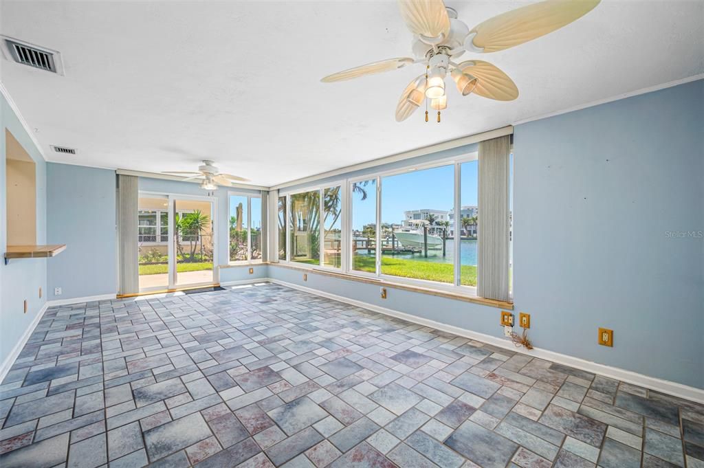 Recently Sold: $1,025,000 (3 beds, 2 baths, 1930 Square Feet)