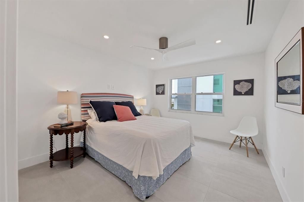 For Sale: $1,200,000 (2 beds, 2 baths, 1396 Square Feet)