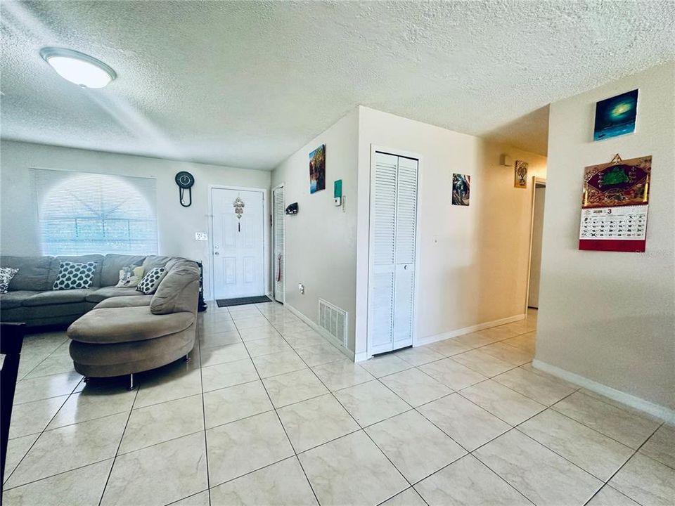 Active With Contract: $275,000 (3 beds, 2 baths, 1314 Square Feet)