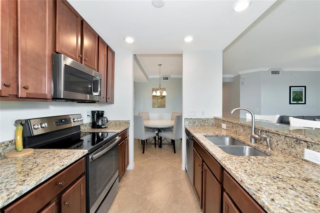 For Sale: $469,000 (2 beds, 2 baths, 1336 Square Feet)