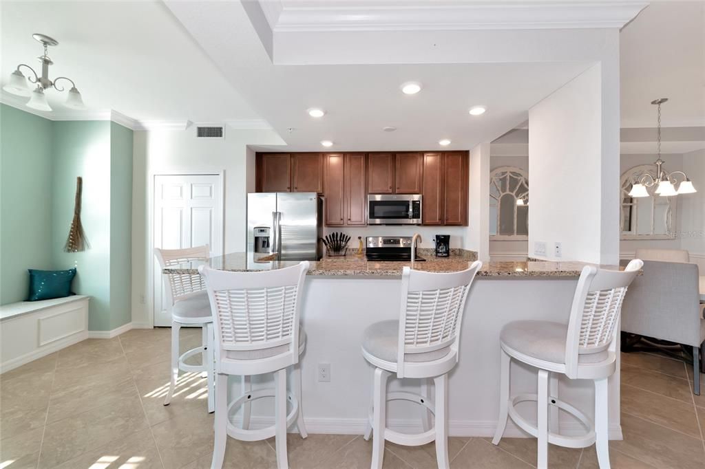 For Sale: $469,000 (2 beds, 2 baths, 1336 Square Feet)