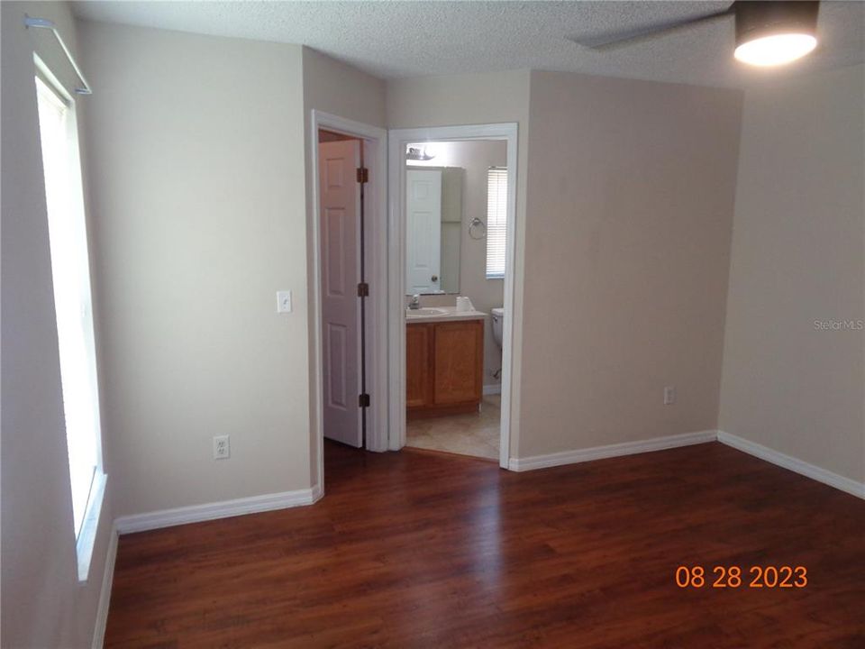 Recently Rented: $1,895 (3 beds, 2 baths, 1248 Square Feet)