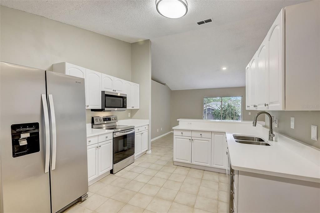 For Sale: $359,000 (3 beds, 2 baths, 1258 Square Feet)
