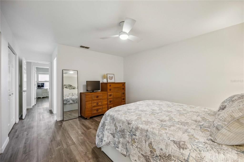 For Sale: $265,000 (2 beds, 2 baths, 1078 Square Feet)