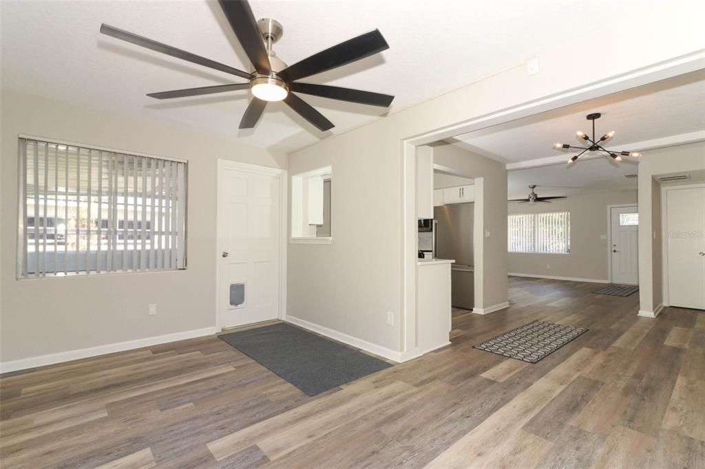 Recently Sold: $399,000 (3 beds, 1 baths, 1359 Square Feet)