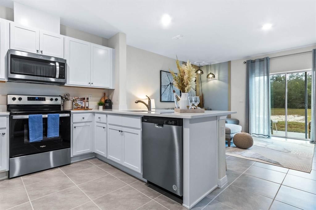 Active With Contract: $293,990 (3 beds, 2 baths, 1463 Square Feet)