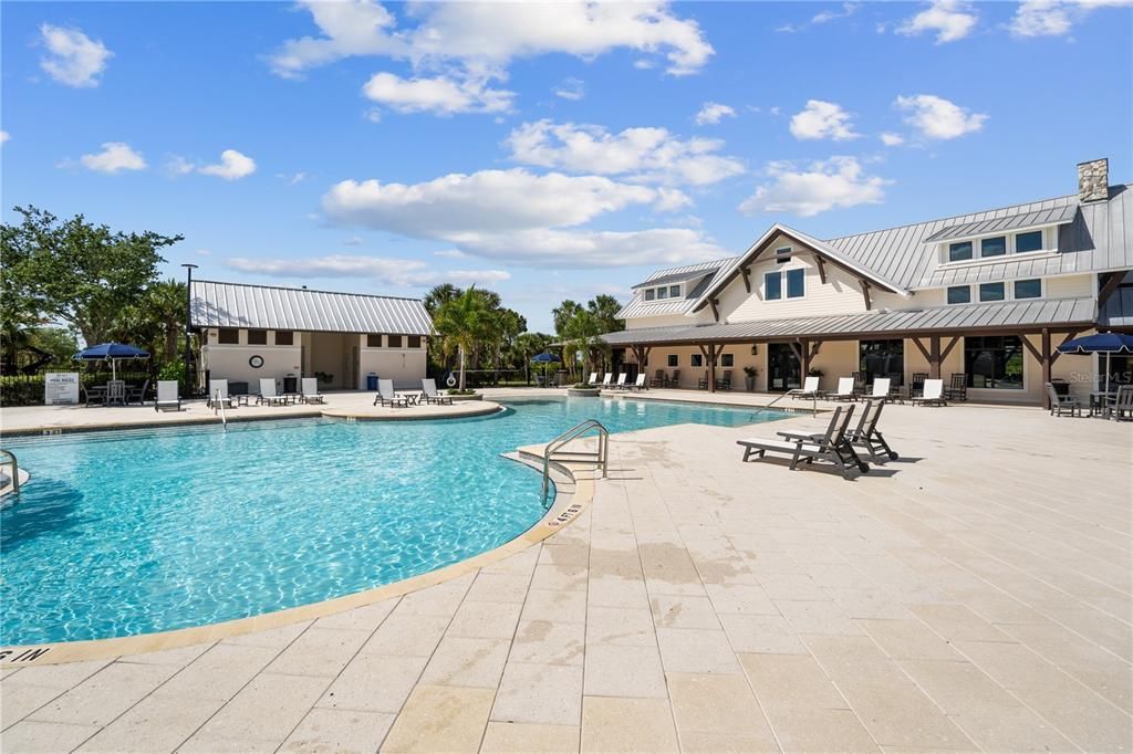 Active With Contract: $789,400 (3 beds, 3 baths, 2238 Square Feet)