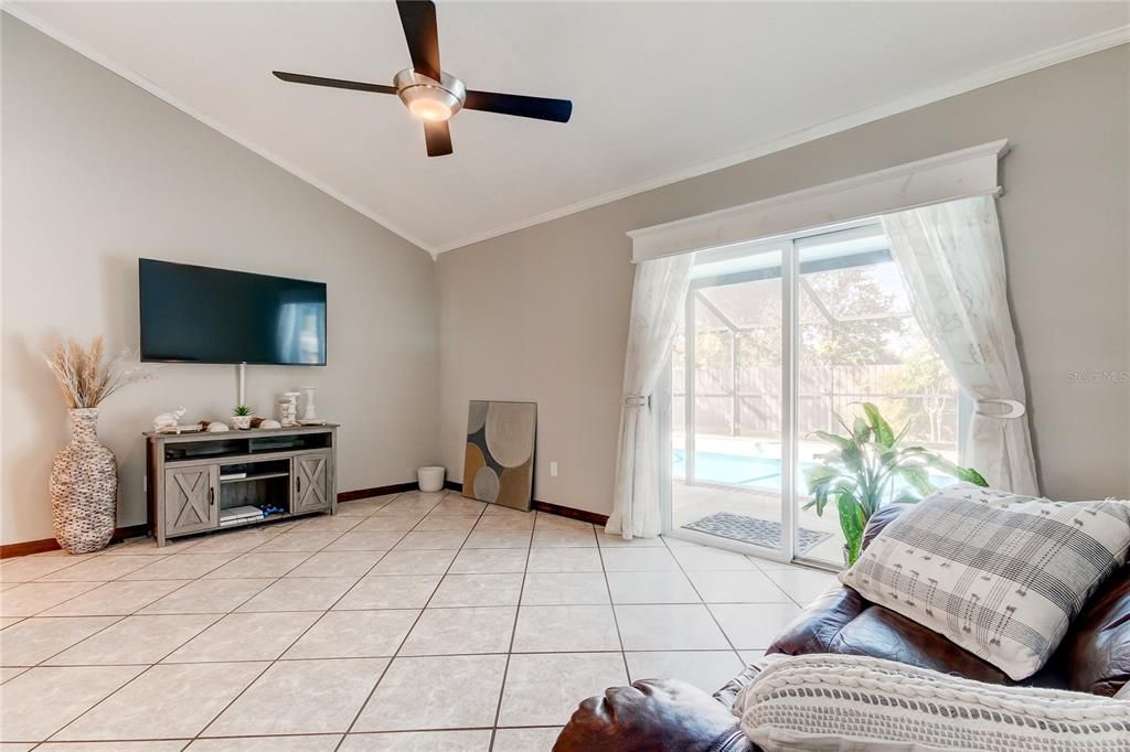Active With Contract: $2,899 (4 beds, 2 baths, 1395 Square Feet)