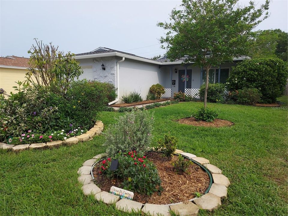 Recently Sold: $334,000 (3 beds, 2 baths, 1053 Square Feet)