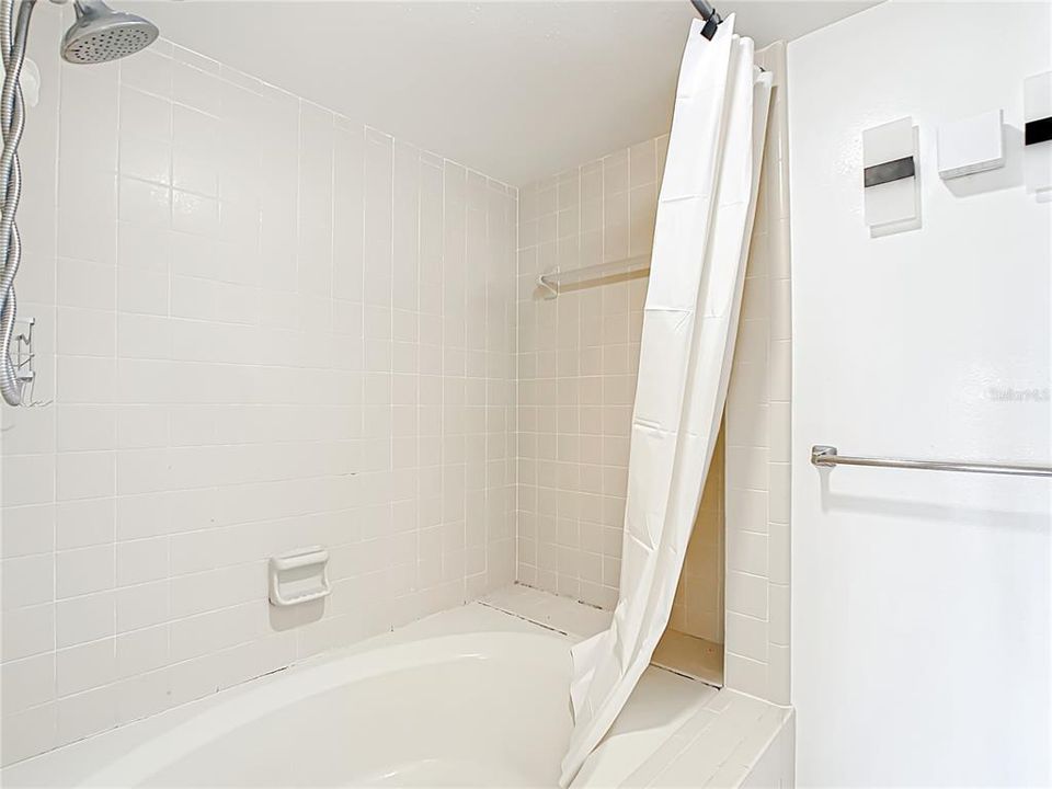最近租的: $3,000 (2 贝兹, 2 浴室, 1100 平方英尺)