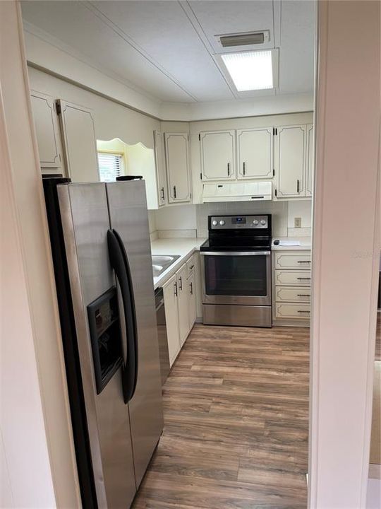 For Sale: $184,000 (2 beds, 2 baths, 1304 Square Feet)