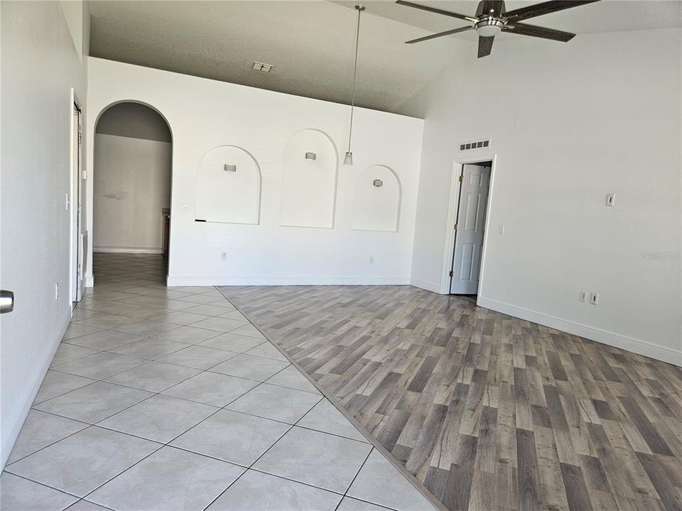 Active With Contract: $2,500 (5 beds, 2 baths, 2088 Square Feet)