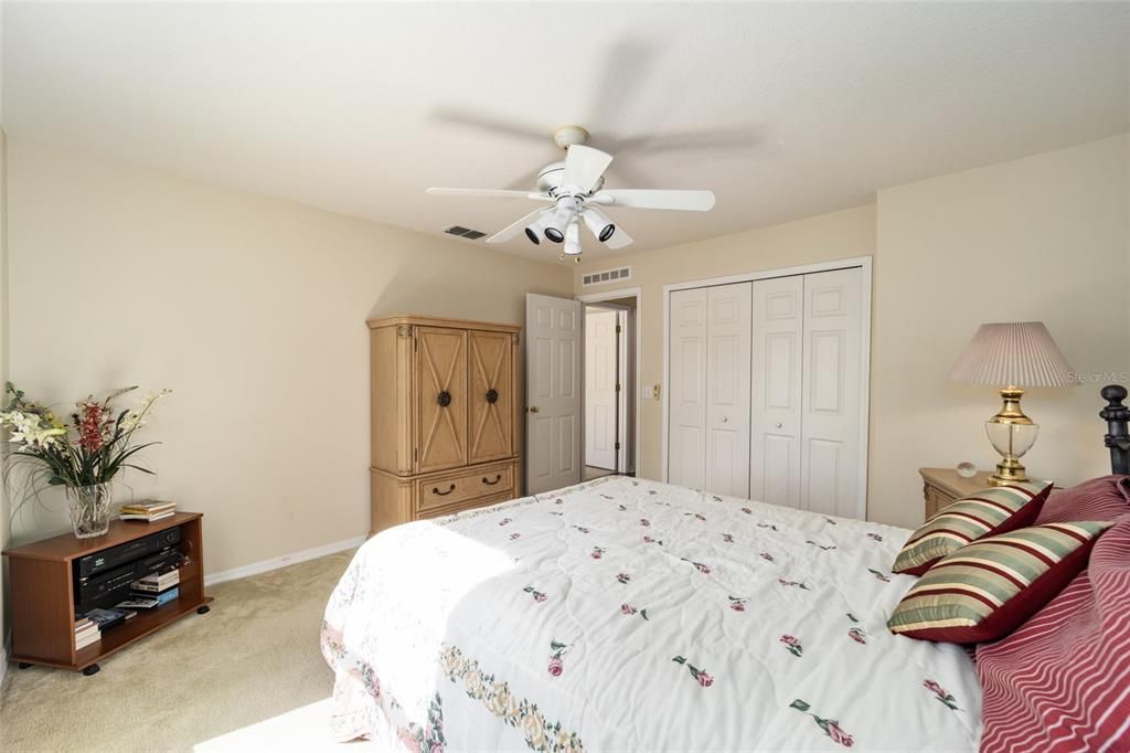 For Sale: $447,800 (4 beds, 2 baths, 2812 Square Feet)