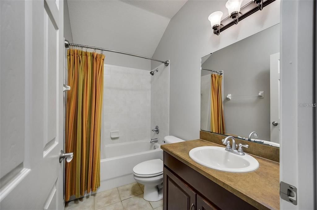 最近租的: $3,200 (4 贝兹, 3 浴室, 2507 平方英尺)