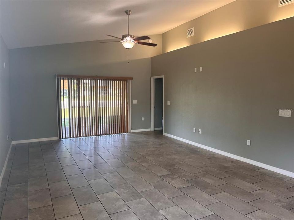 For Rent: $2,350 (3 beds, 2 baths, 1600 Square Feet)