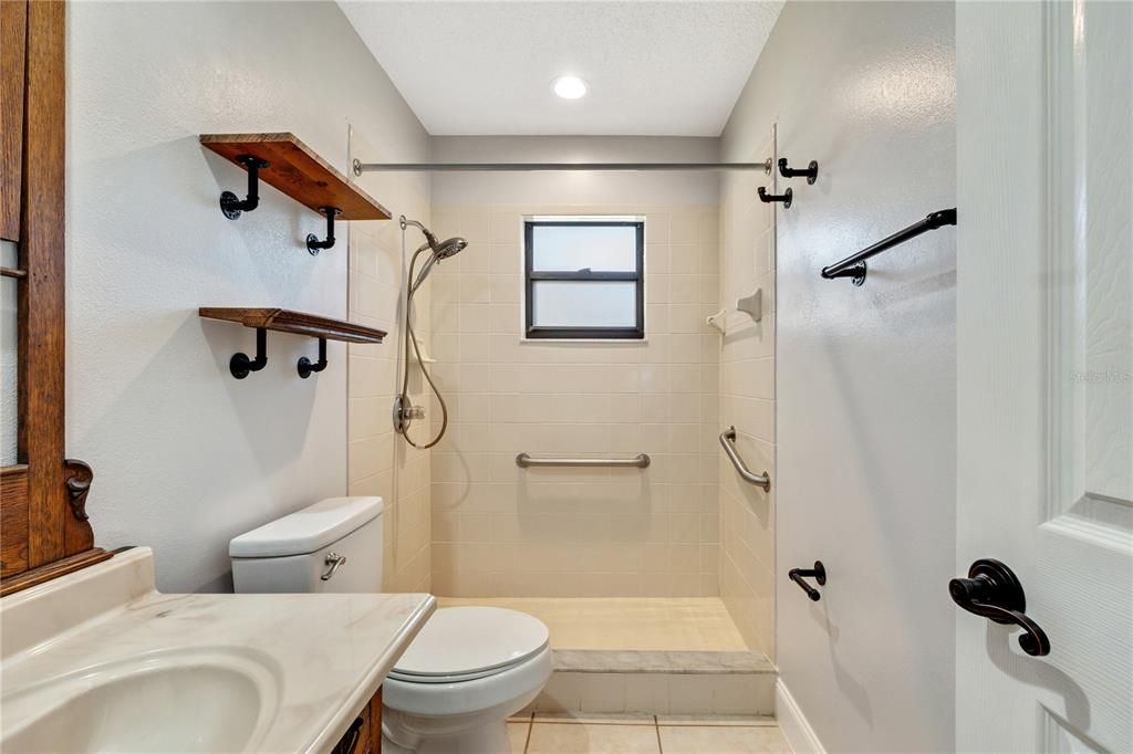 最近售出: $315,000 (3 贝兹, 2 浴室, 1264 平方英尺)