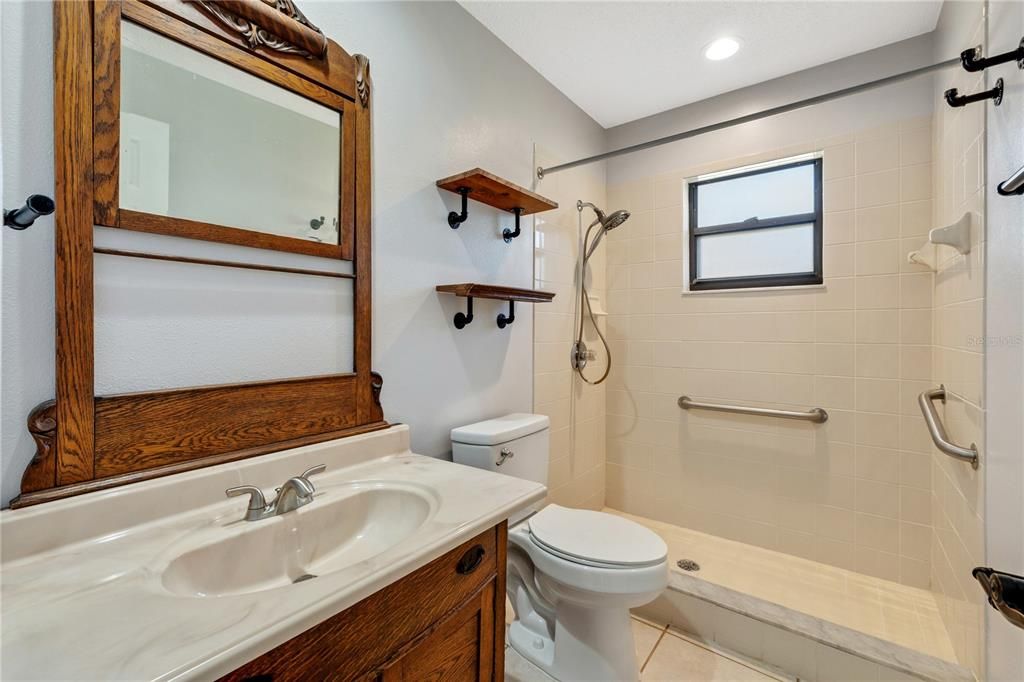 最近售出: $315,000 (3 贝兹, 2 浴室, 1264 平方英尺)