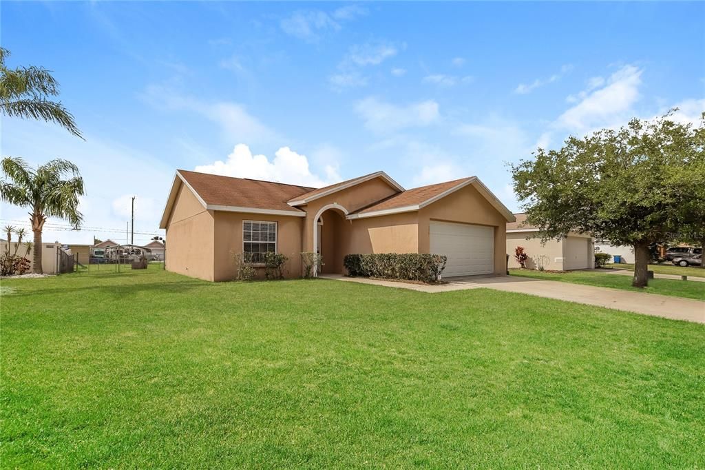 For Sale: $274,900 (3 beds, 2 baths, 1286 Square Feet)