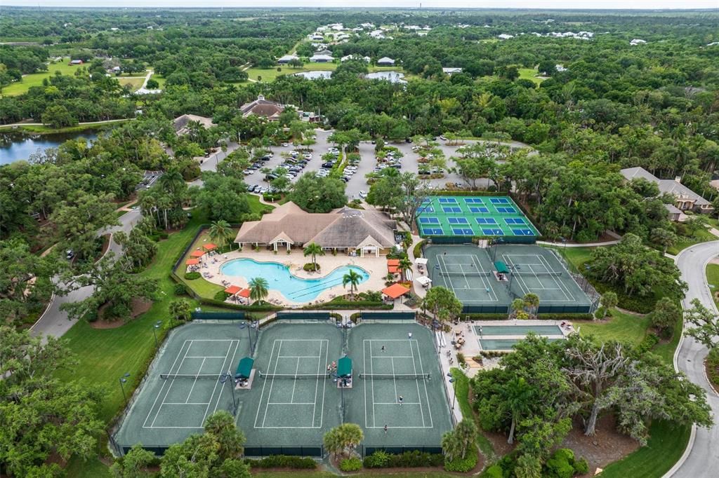 There are plenty of Community amenities to get involved in. Tennis, Pickleball, Bocce, Golf, Restaurant and Social Club. Even kayaking on the Orange River.