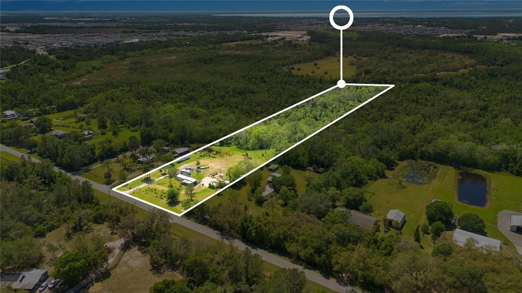 На продажу: $900,000 (5.03 acres)