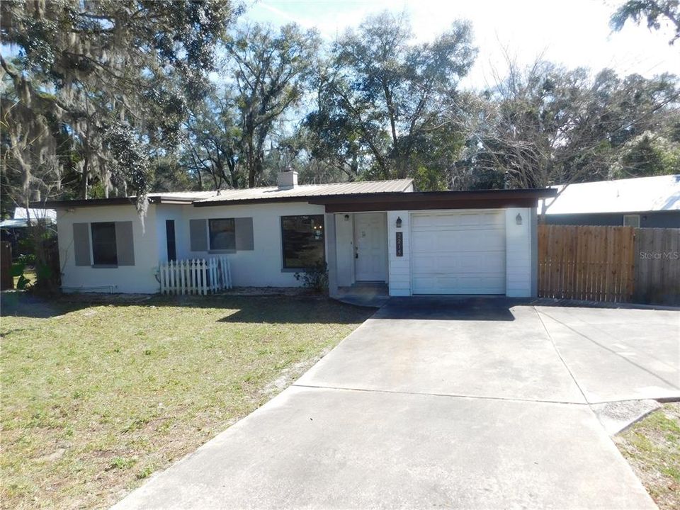 Recently Sold: $106,300 (2 beds, 1 baths, 1013 Square Feet)