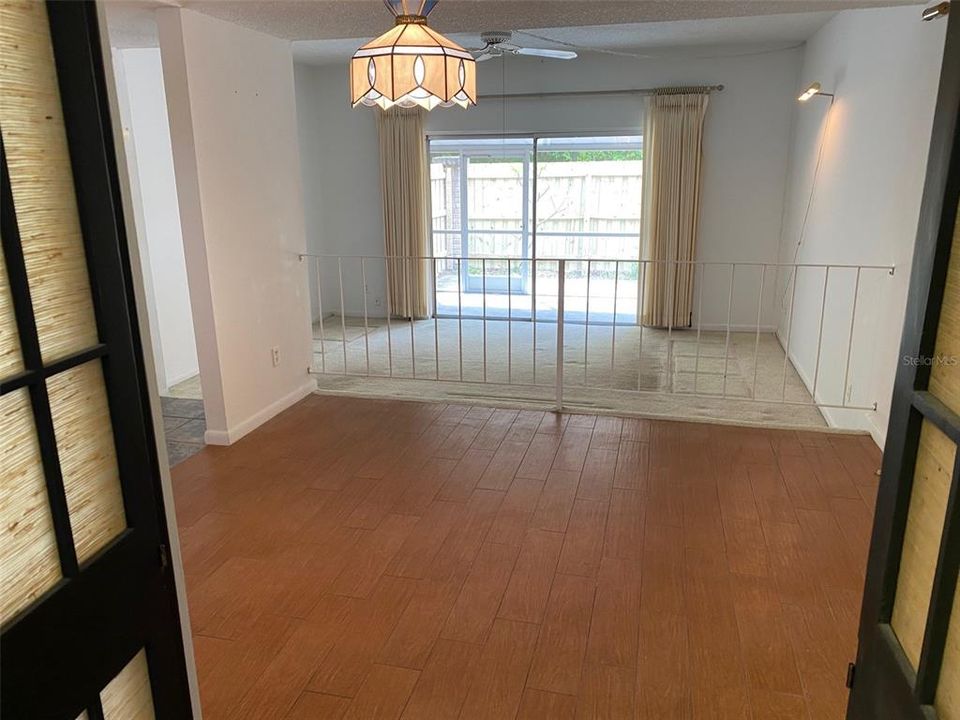 For Sale: $240,000 (2 beds, 1 baths, 1219 Square Feet)