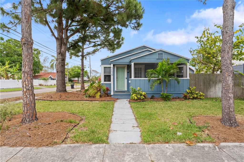 Recently Sold: $419,000 (3 beds, 1 baths, 942 Square Feet)
