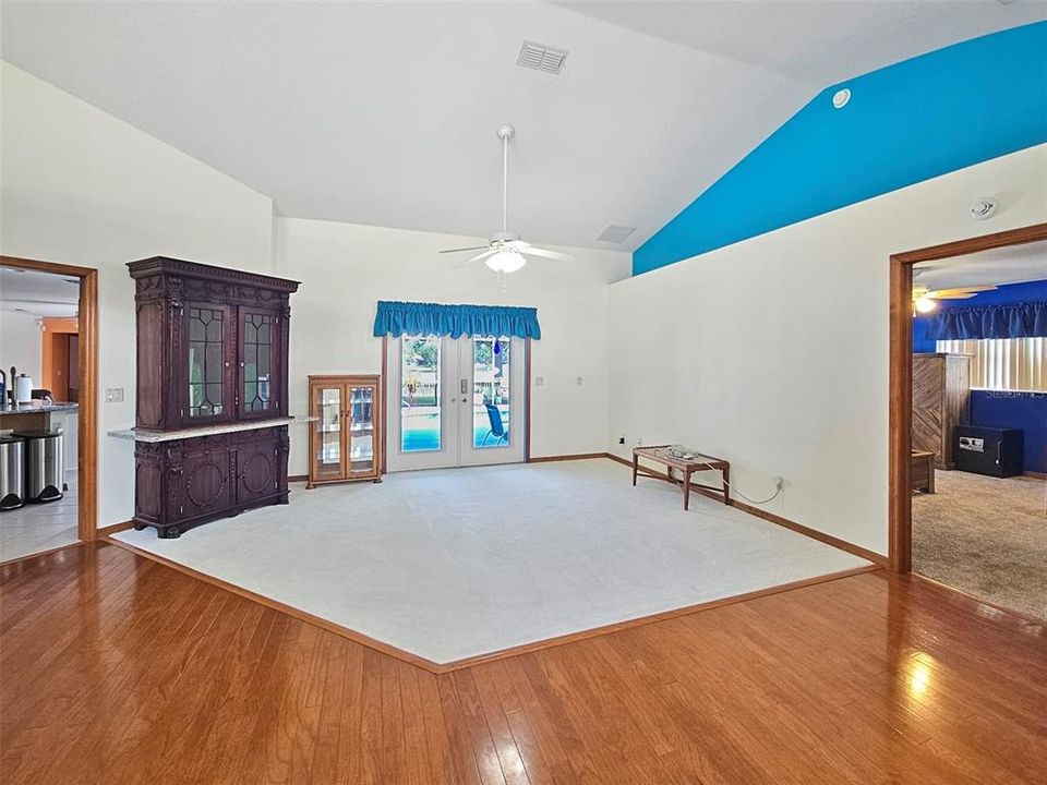 Formal Living Room w/hardwood flooring
