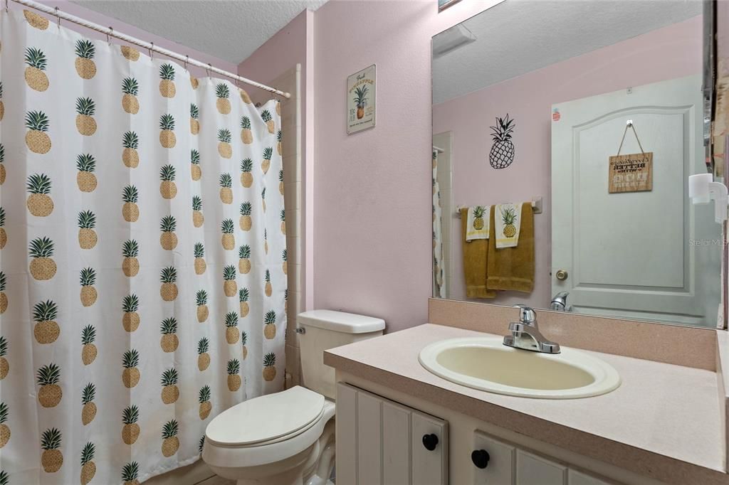 待售: $350,000 (3 贝兹, 2 浴室, 1170 平方英尺)