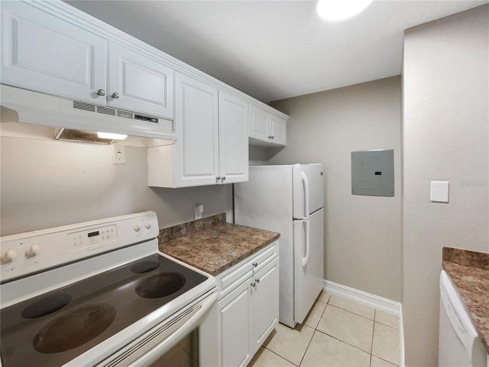 Recently Sold: $170,000 (1 beds, 1 baths, 665 Square Feet)