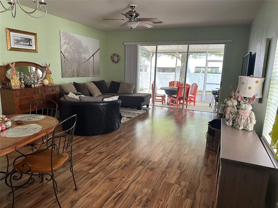 For Sale: $340,000 (3 beds, 2 baths, 1551 Square Feet)
