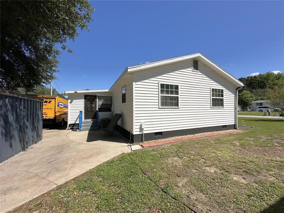Recently Sold: $185,000 (2 beds, 2 baths, 1008 Square Feet)