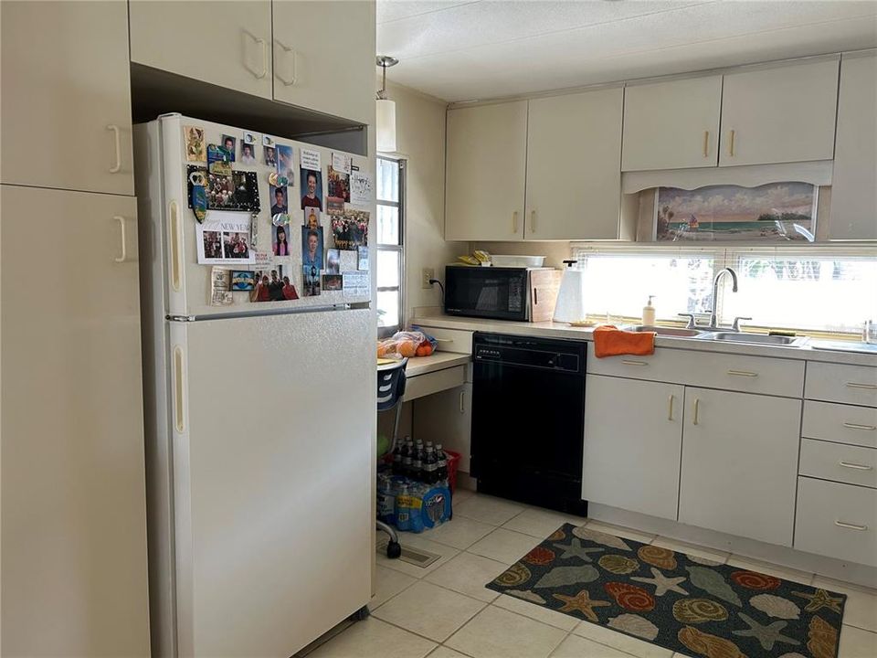 For Sale: $219,900 (2 beds, 2 baths, 1440 Square Feet)