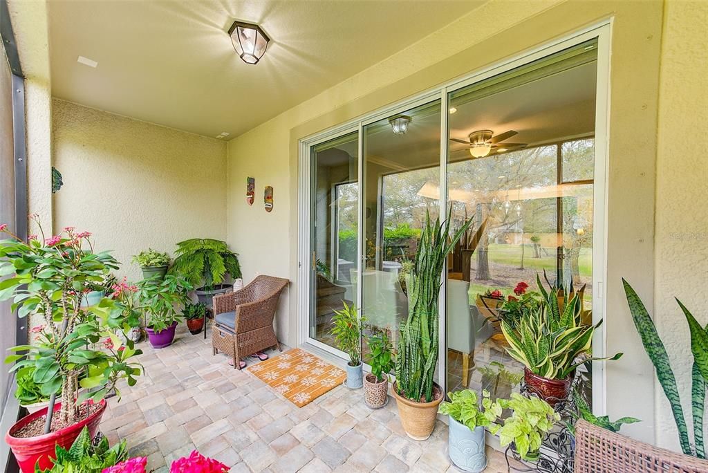 Recently Sold: $399,000 (3 beds, 2 baths, 1716 Square Feet)