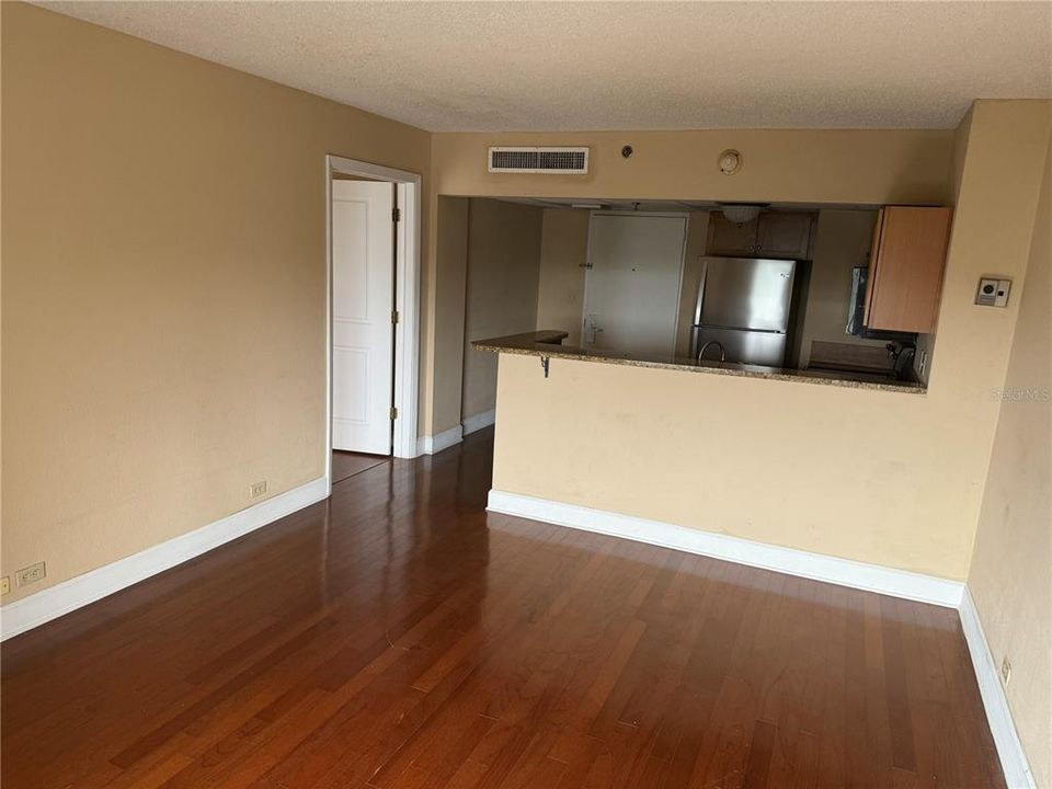Recently Sold: $210,000 (1 beds, 1 baths, 592 Square Feet)
