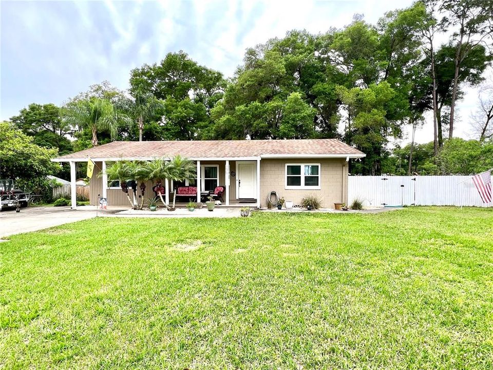 Recently Sold: $284,990 (3 beds, 1 baths, 1557 Square Feet)