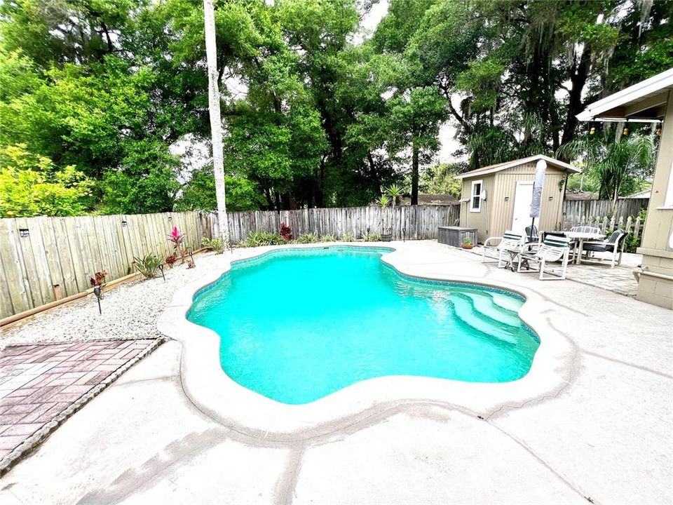 Recently Sold: $284,990 (3 beds, 1 baths, 1557 Square Feet)