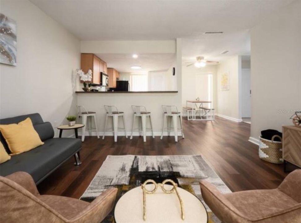 For Sale: $170,000 (2 beds, 2 baths, 1070 Square Feet)